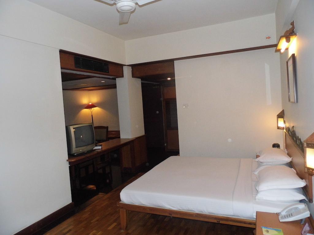 Keys Select By Lemon Tree Hotels, Malabar Gate, Кожикоде Экстерьер фото